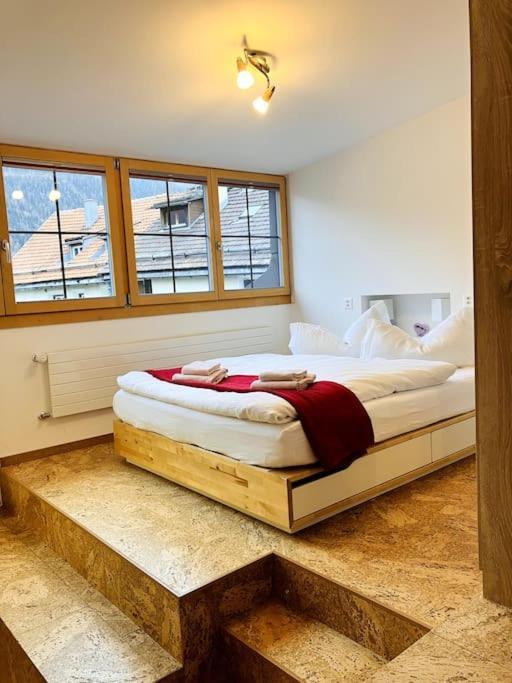 Chesa Margadant Apartment Zuoz Bagian luar foto